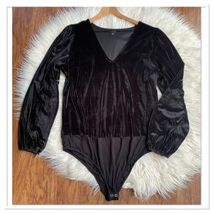 Torrid Stretch Velvet V Neck Long Sleeve Bodysuit Blouson Sleeve Black Size 2X